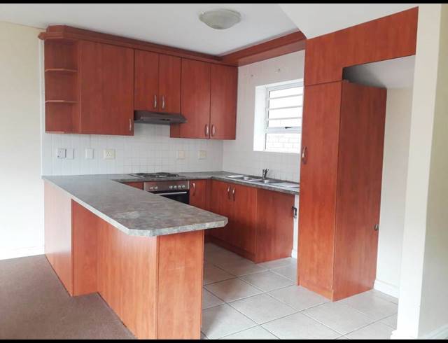 2 BEDROOM TOWNHOUSE RENTED IN LORRAINE